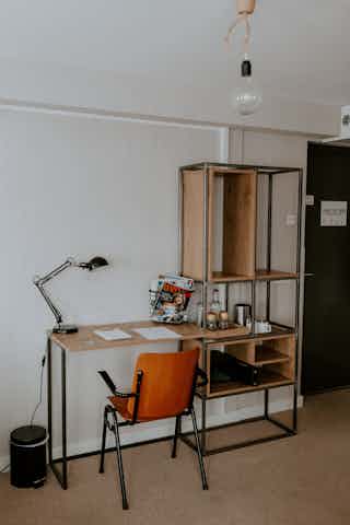 in-room working area 